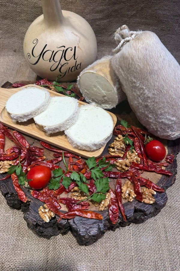 Deri Tulum Peyniri (1000-1300GR)